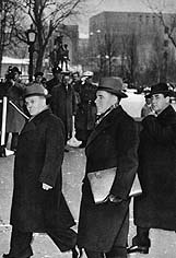 Molotow und Gromyko auf dem Weg zur Berliner Vierer Konferenz, Januar 1954